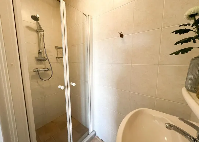 Vakantiewoning Met Dakterras - 150m 에크몬드안지