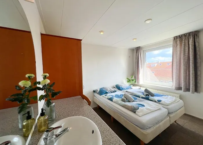 Vakantiewoning Met Dakterras - 150m 에크몬드안지