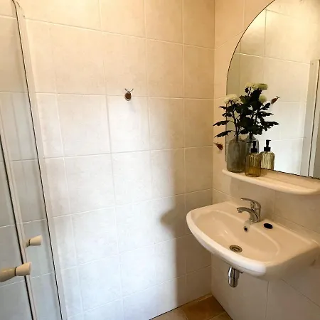 Vakantiewoning Met Dakterras - 150m Διαμέρισμα *