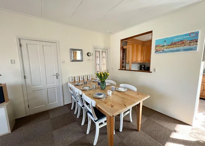 Vakantiewoning Met Dakterras - 150m * إغموند آن زي